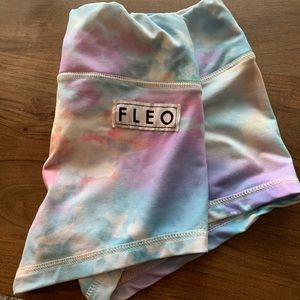 Fleo RARE sherbet sky size XS shorts - GUC